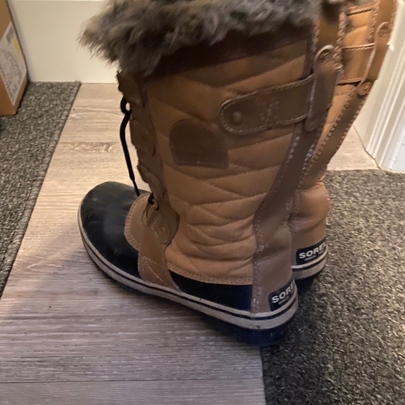 Sorel - Picture 3 of 5